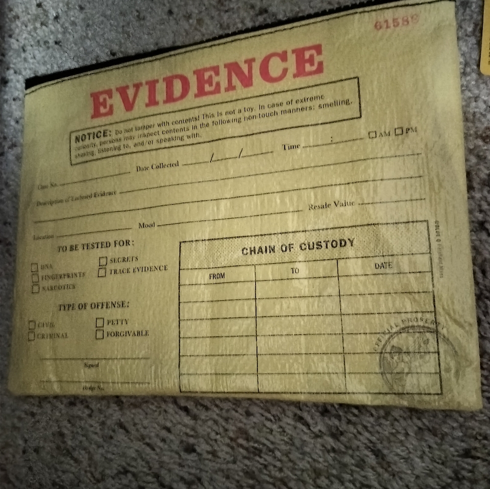 Evidence make-up pouch - Picture 3 of 4